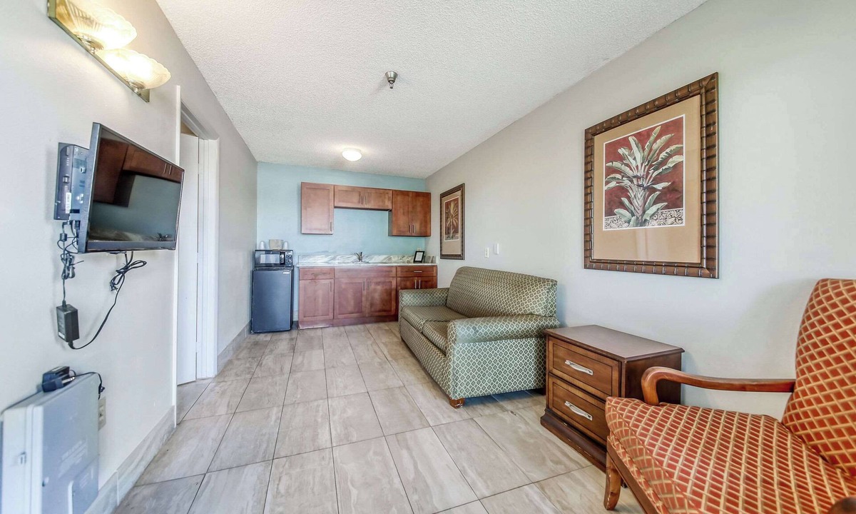 Haines City Hotel | Rodeway Inn & Suites Haines City - Winter Haven