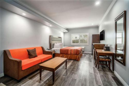 Lamanda Park Hotel | Rodeway Inn & Suites Pasadena