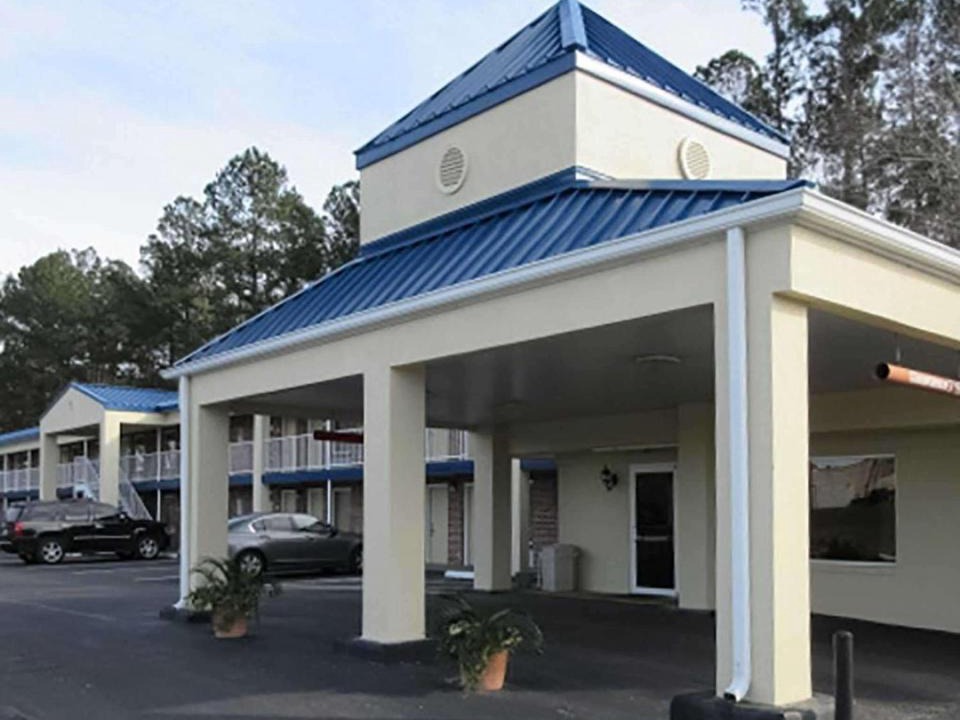 Walterboro Hotel | Rodeway Inn Walterboro I-95