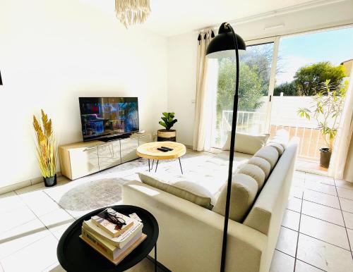Massilia Villa | Rodger villa