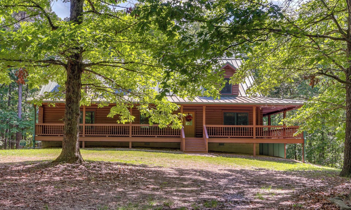 Rogers Cabin | Rogers Cabin on 17 Acres w/Wraparound Deck!