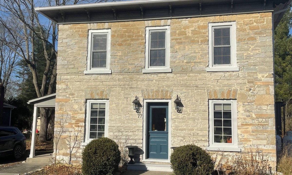 Newburgh House | Rogue's Hollow Retreat