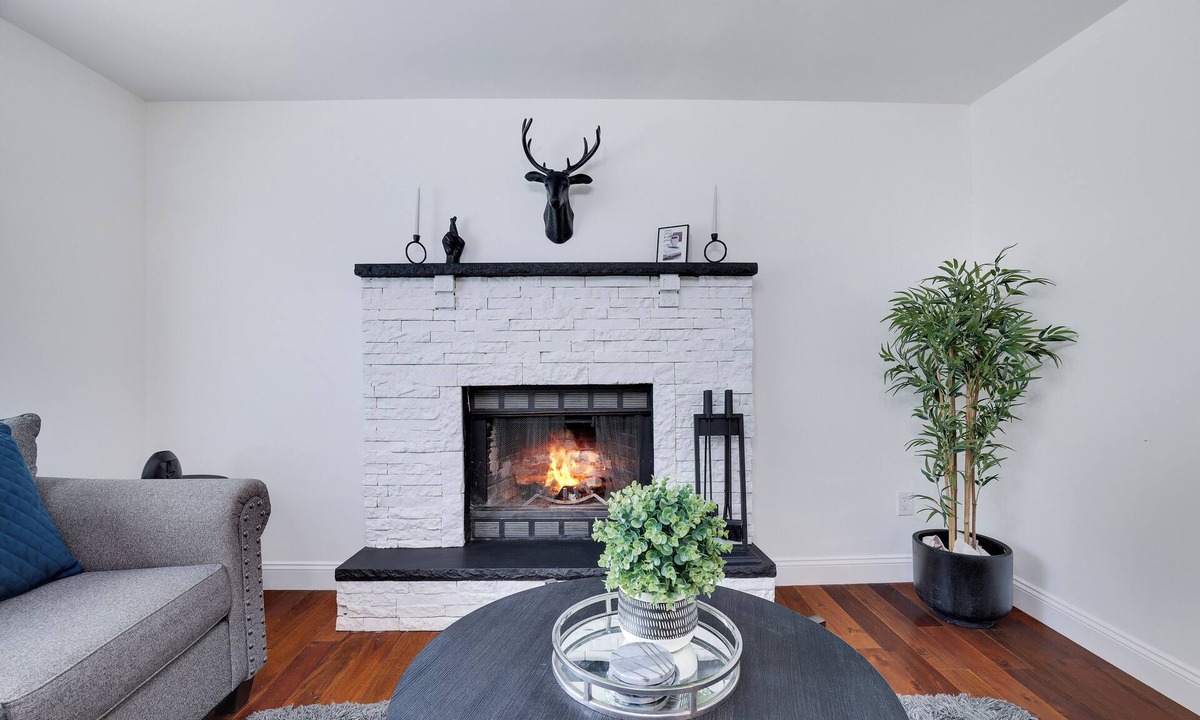 Tobyhanna House | Rolling Hills Hideaway - Ski HotTub Pools Lakes Firepit
