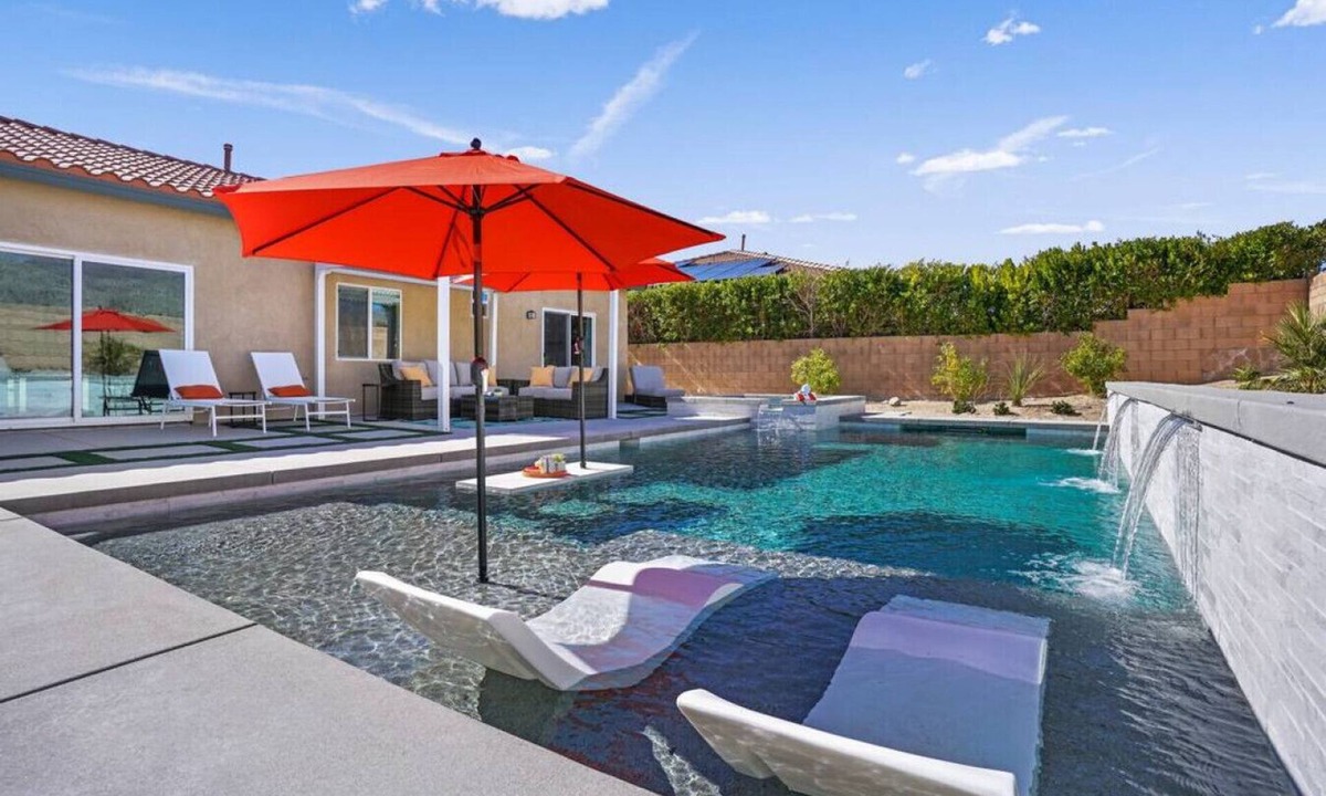 Desert Hot Springs House | Rolling Hills: Luxury Home, Heated Pool, Mtn Views