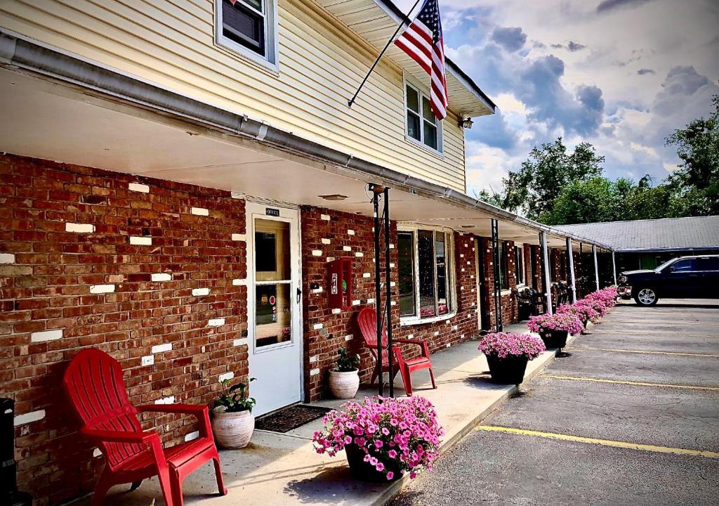 Wantage Hotel | Rolling Hills Motel