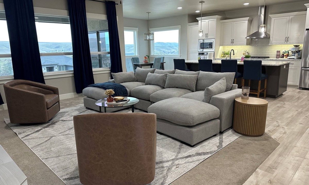 Benton County House | Rolling hills + RV parking + Pet Friendly