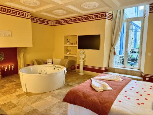 Dinan Apartment | Roma Antiqua - Suite avec Balnéo - Centre historique