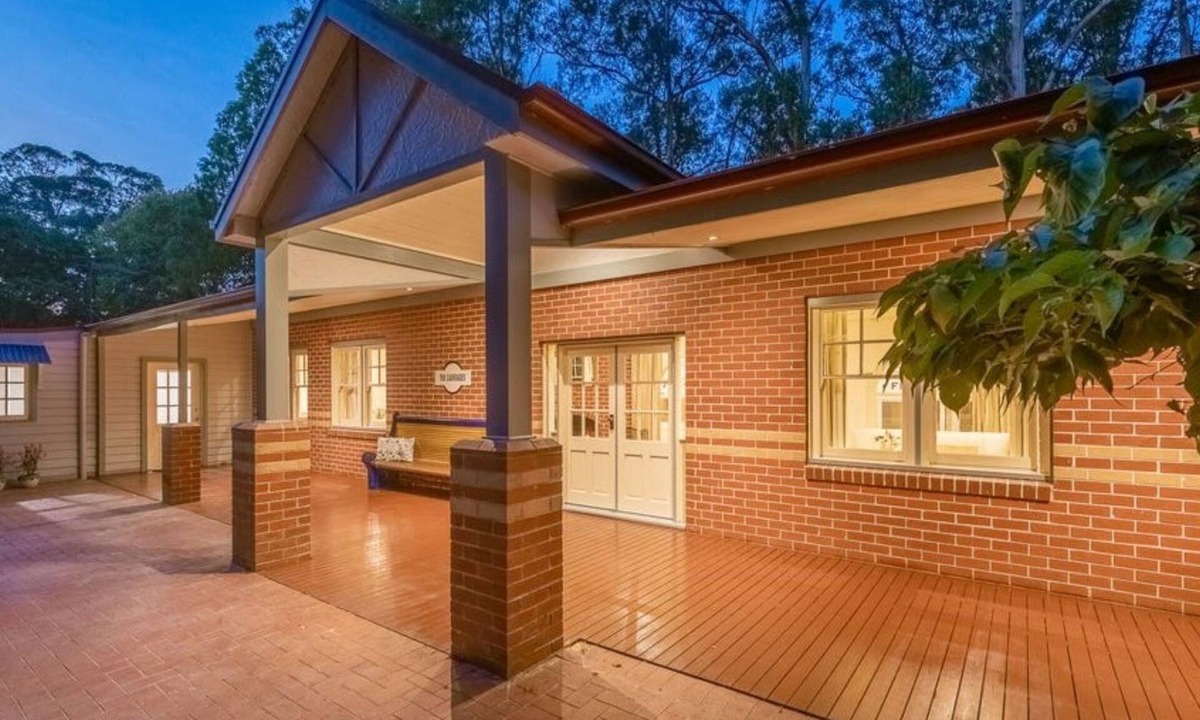 Emerald House | Romance and Style