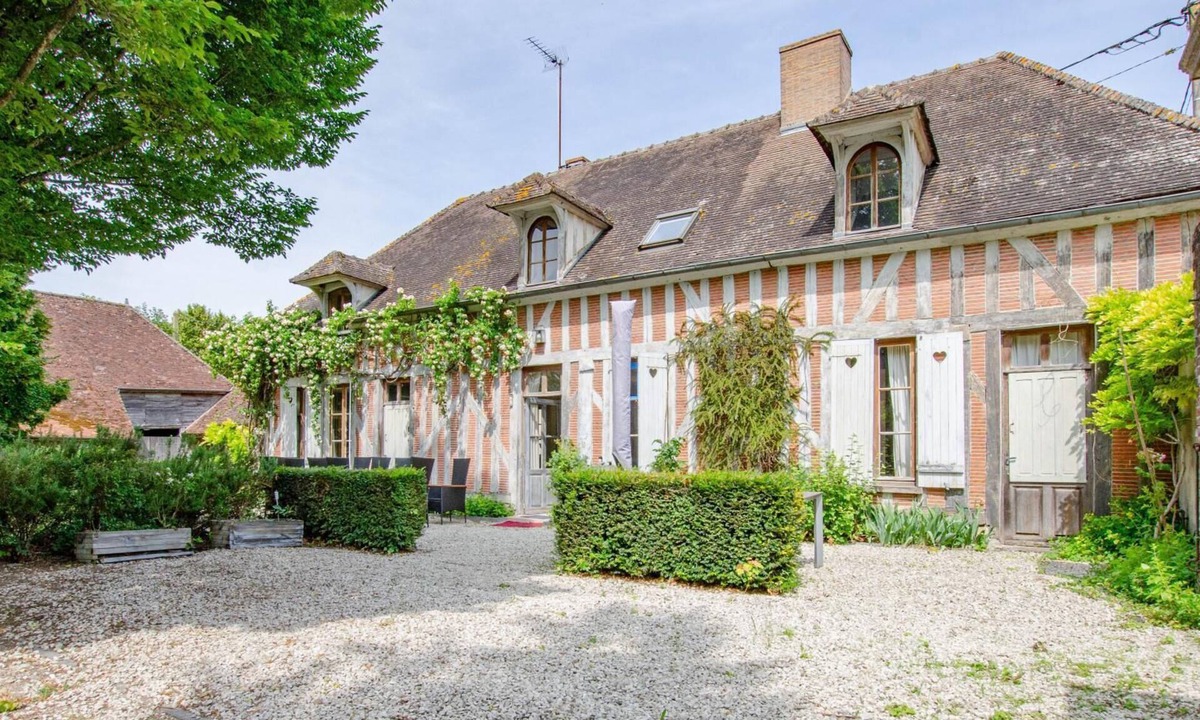 Rilly-Sainte-Syre House | Romance - RILLY SAINTE SYRE