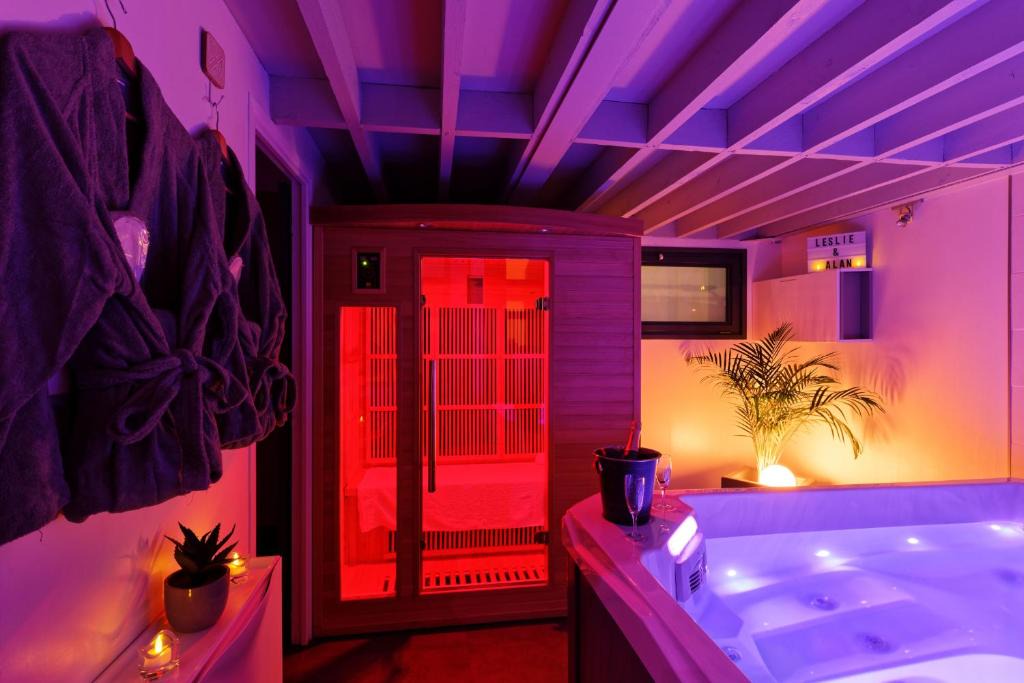 Downtown Le Havre Apartment | Romance Spa lofts haut de gamme avec sauna