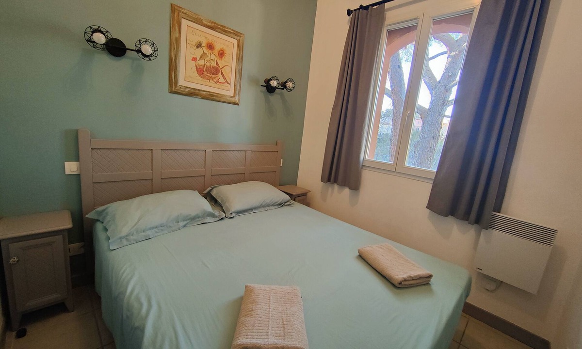 Rouret House | Romanesque House
