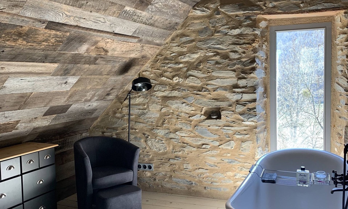 Louvie-Soubiron Cabin | Romantic and historic little hideaway in the French Pyrenees!