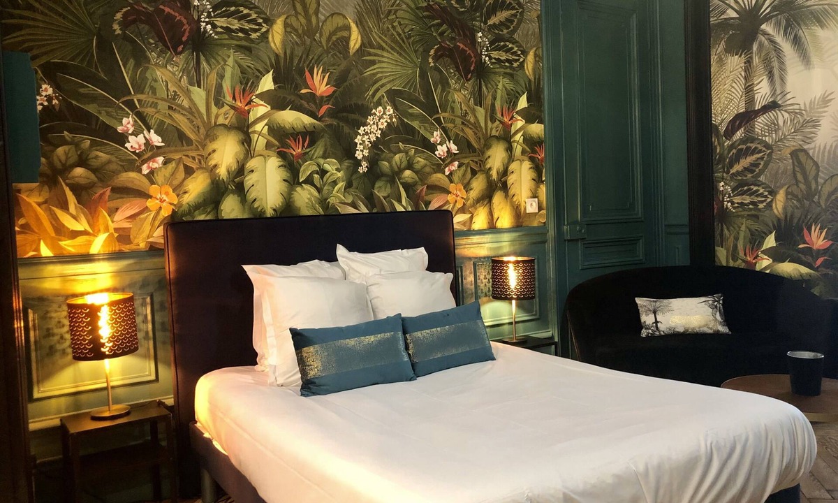 Calais Apartment | Romantic apartment with jacuzzi