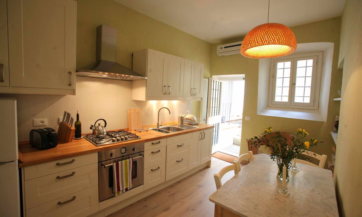 San Frediano Apartment | Romantic Apartment With Garden 2 Minutes' Walk From Pitti Palace