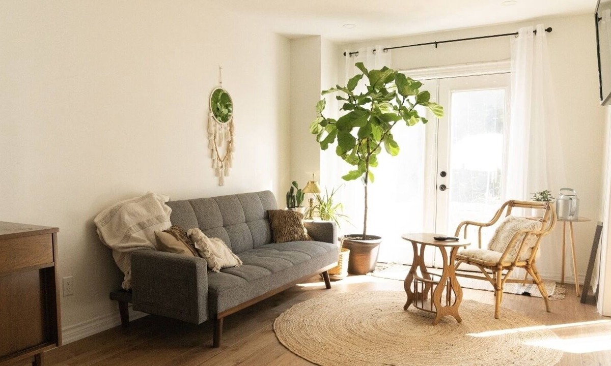 Sharon House | Romantic Bohemian Townhouse with Patio