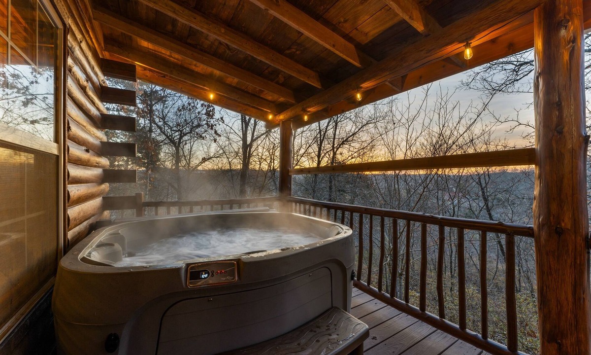 Branson Cabin | Romantic Branson Retreat for Two with Hot Tub