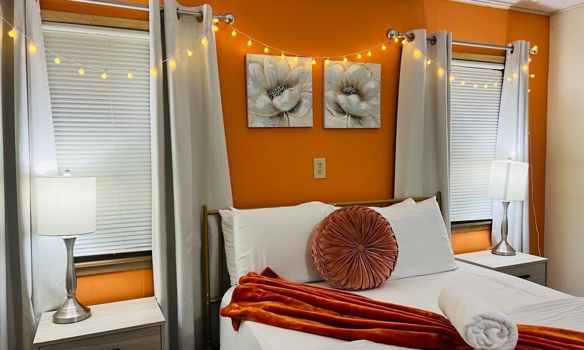 Capitol Park Cabin | Romantic Cabin