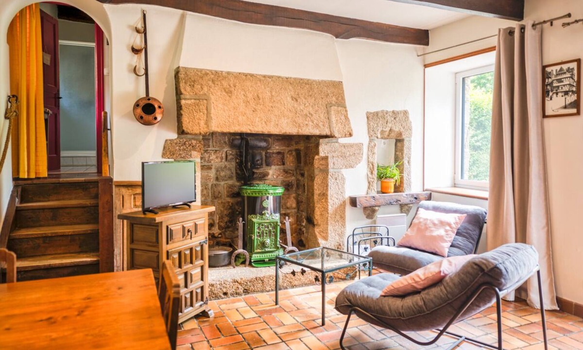 Plouegat-Moysan Cottage | Romantic cottage, 35m² | Morlaix | Jacuzzi