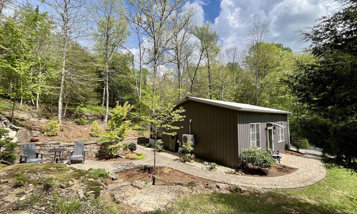 Ozark Cabin | Romantic Cottage w/Hot Tub & Views