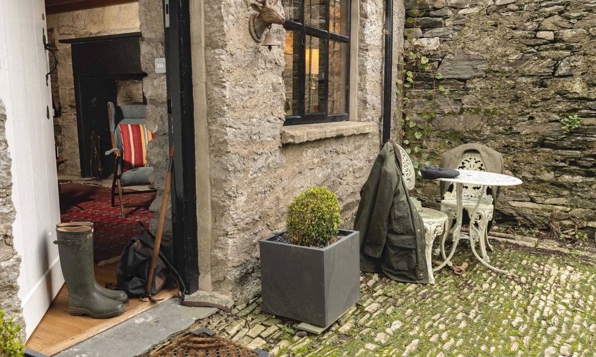 Crosthwaite Cabin | Romantic - Couples - rural - retreat - Lyth Valley