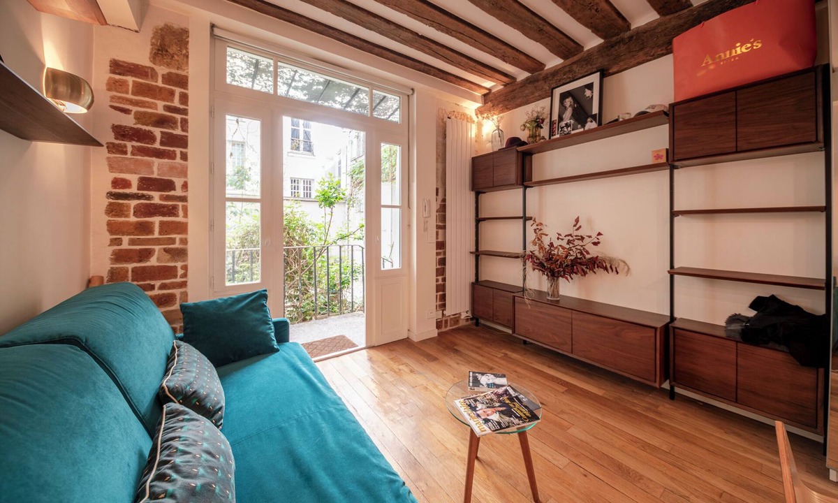 Saint-Gervais Apartment | Romantic Courtyard Studio in Le Marais GREA