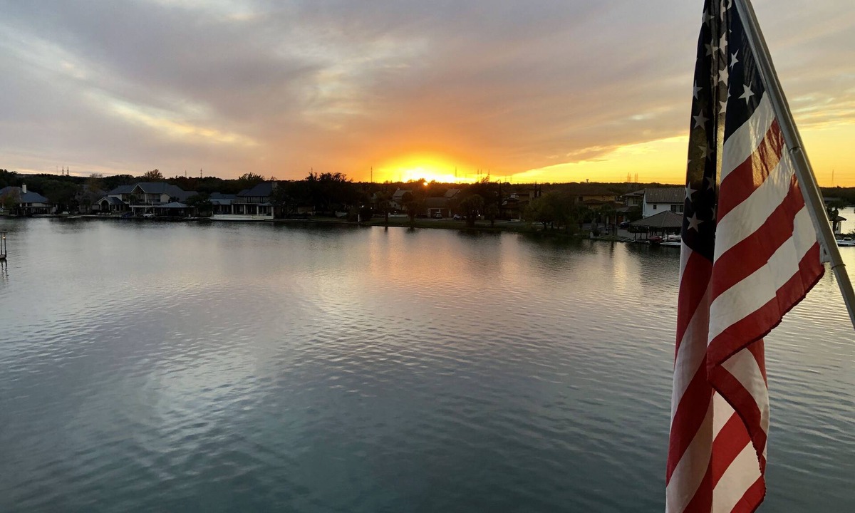 Horseshoe Bay Condo | Romantic Horseshoe Bay Waterfront Condo with Boat Slip!