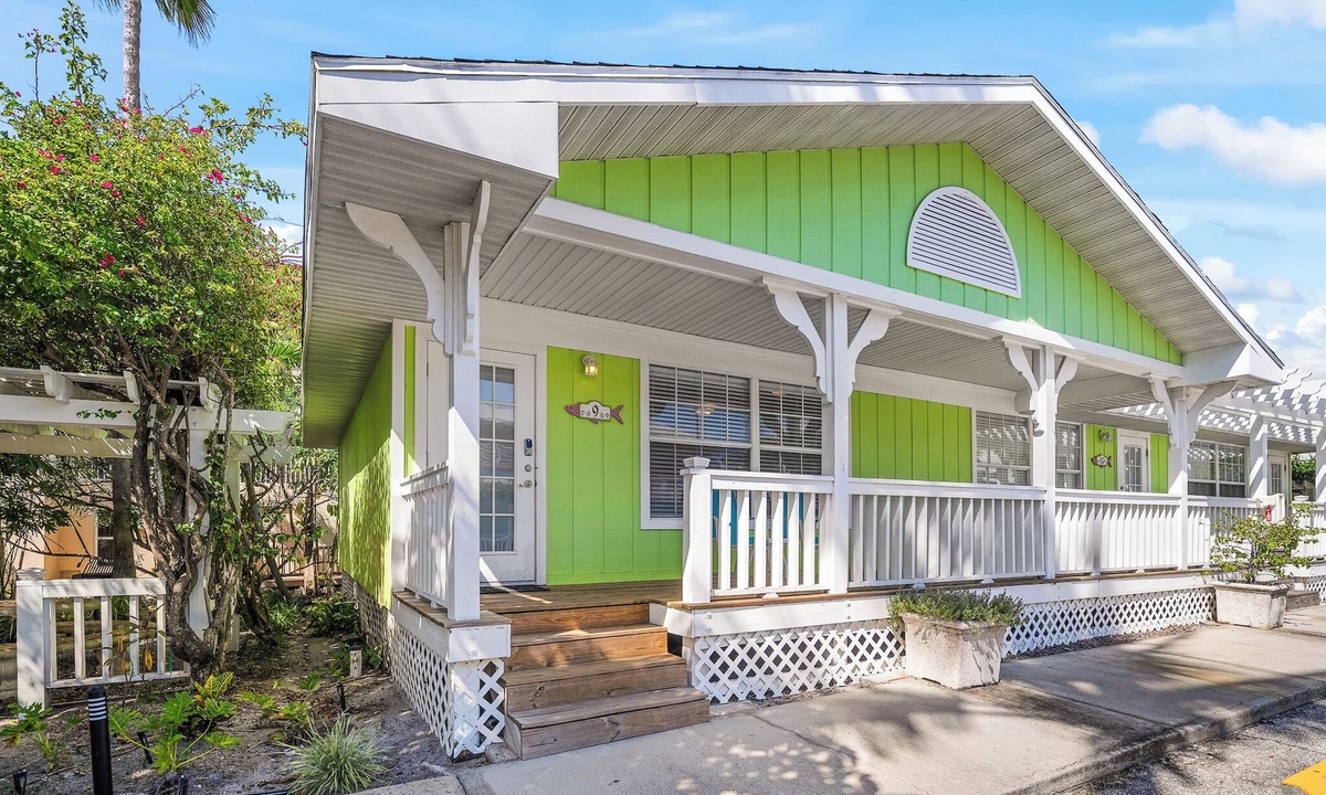 Bradenton Beach Cottage | Romantic Island Getaway! Just Steps from the Beach