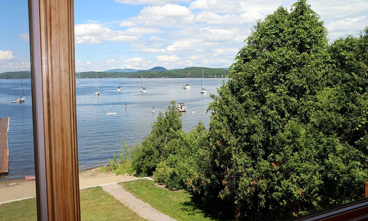 Malletts Bay House | Romantic Lakefront Accommodation with Mountain Views on Lake Champlain in Vermont