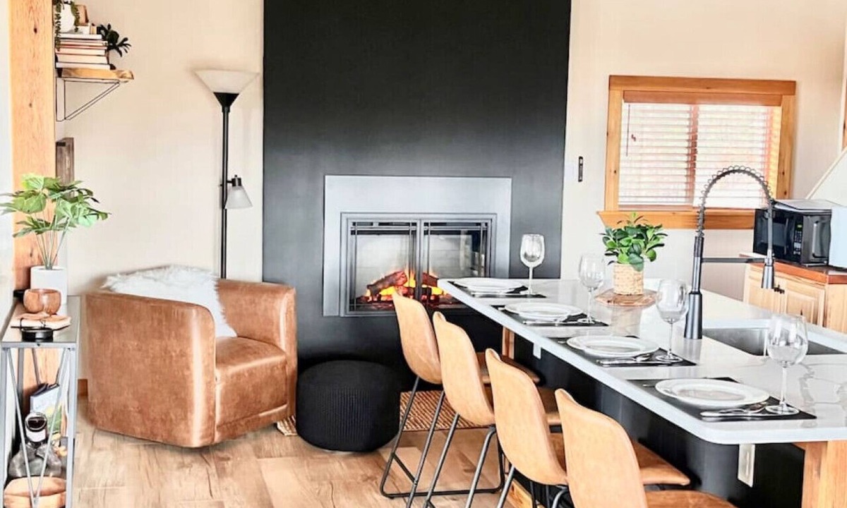 Spring Valley Cabin | Romantic Lakefront Cabin | Hot Tub + Incredible Views