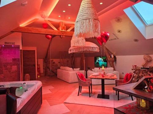 Bailleval Apartment | Romantic Love - So Lovely