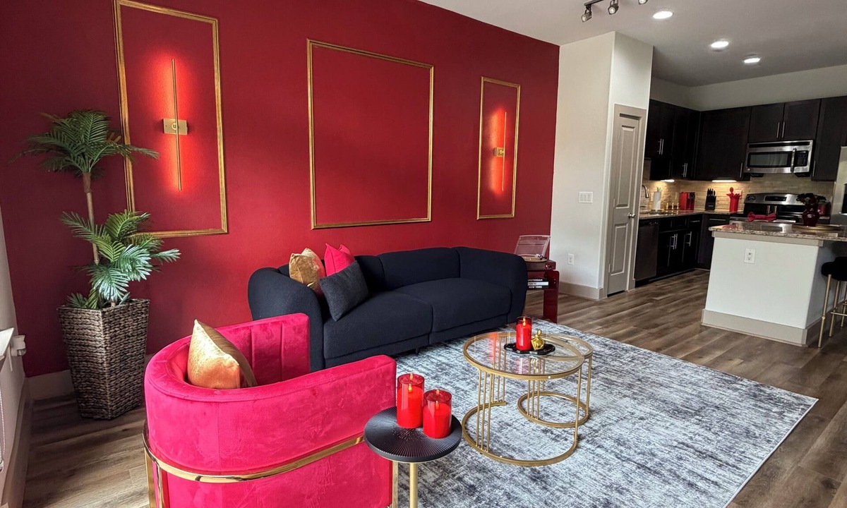 Midtown Apartment | Romantic Luxe Stay, Houston, Texas.