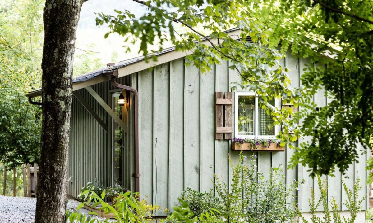 Purlear Cottage | Romantic Mountain Cottage Near Boone