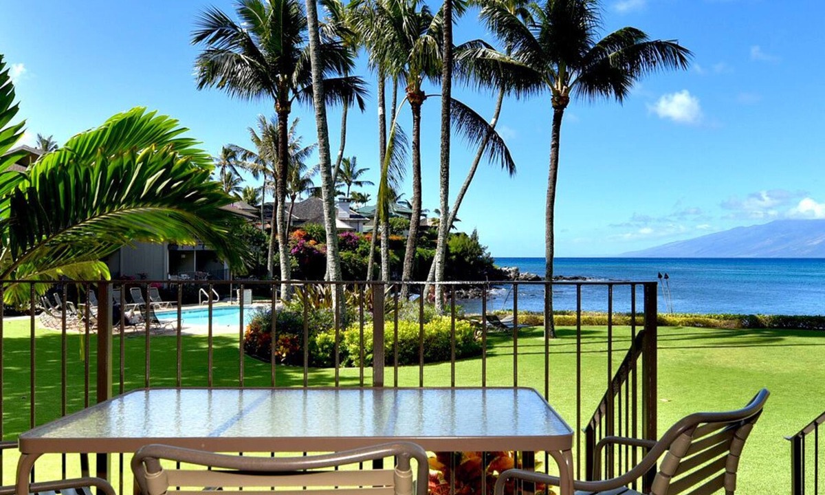 Napili Condo | Romantic! Oceanfront Air Conditioned Condo #114
