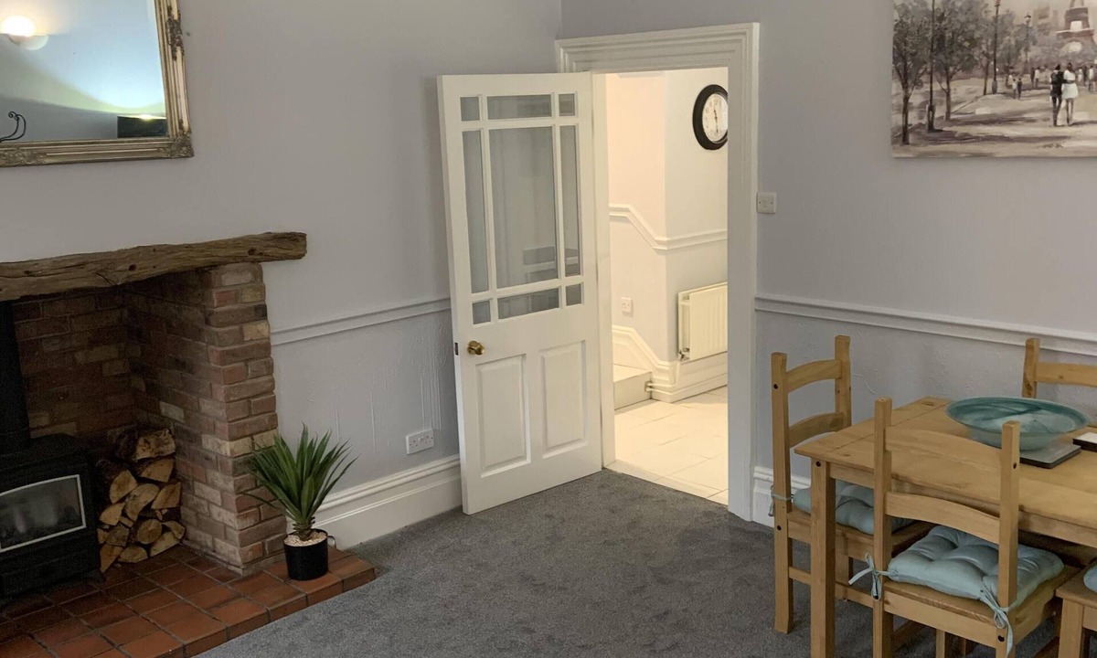 Lincoln Apartment | Romantic Periodic Apartment, Central Location