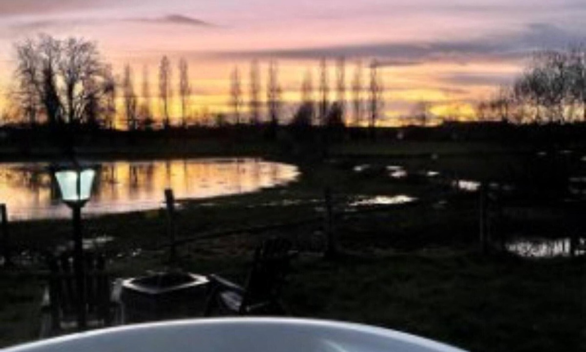 Cerans-Foulletourte Cabin | romantic premium Chalet spa