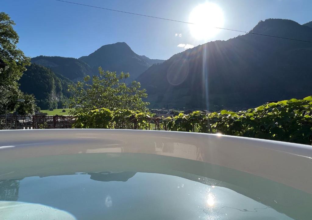 Lungern Ski Chalet | Romantic private superior Swiss Chalet with Hottub