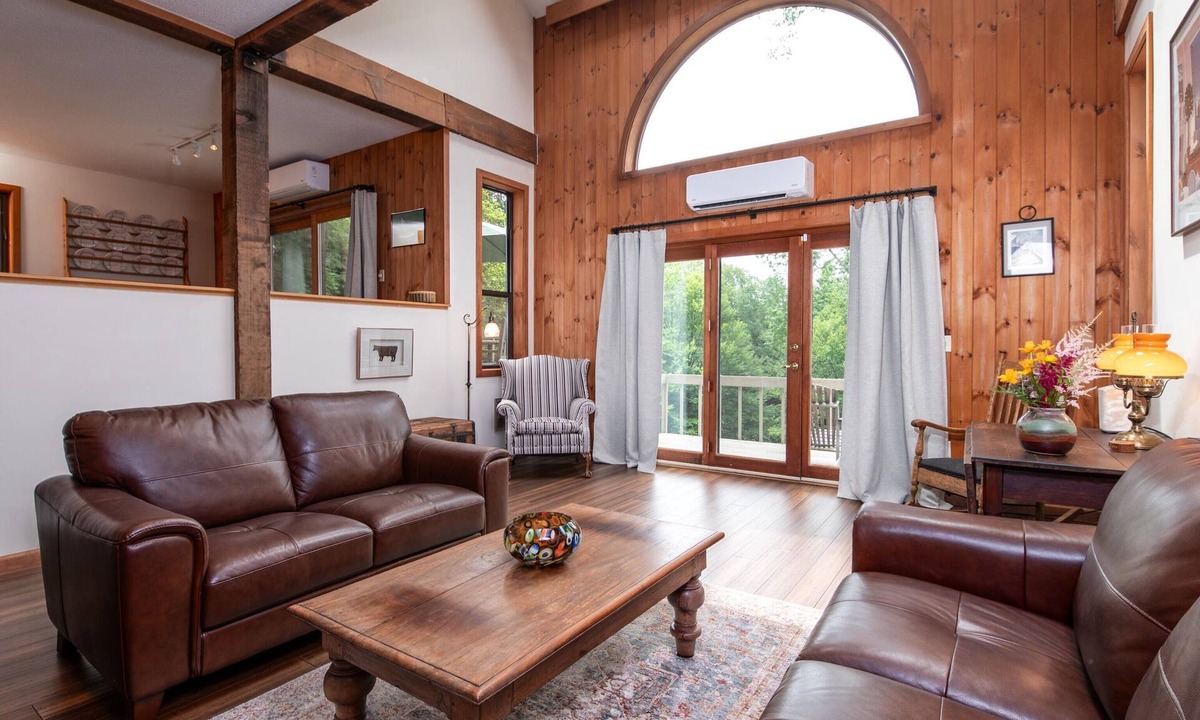 South Londonderry House | Romantic Retreat - Minutes from Stratton