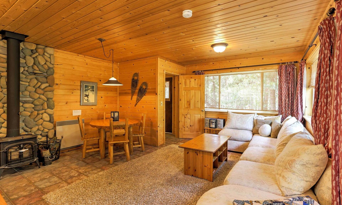 Winthrop Cottage | Romantic Riverfront Cottage - 1 Mile to Winthrop!