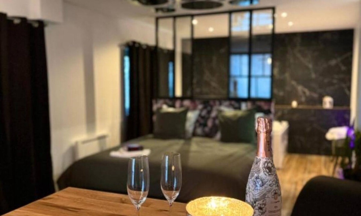 Bouxieres-aux-Dames Apartment | Romantic room near Nancy