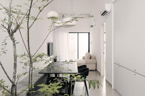 George Town Villa | Romantic Rooftop Jacuzzi Villa with Sunset Views