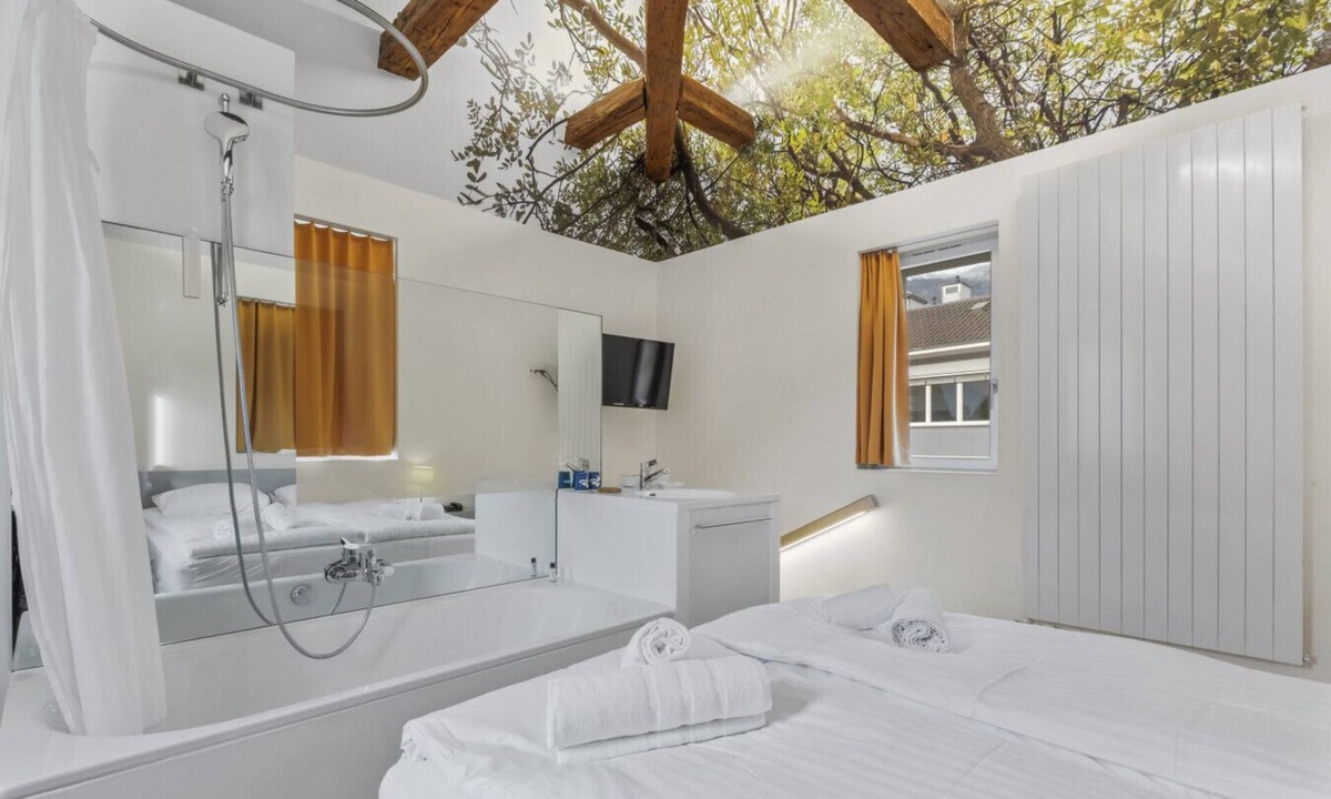 Sierre Hotel | Romantic room in the heart of Sierre