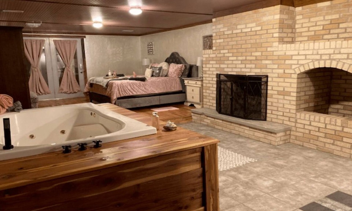 Zion House | Romantic Suite 500 sq ft. of privacy