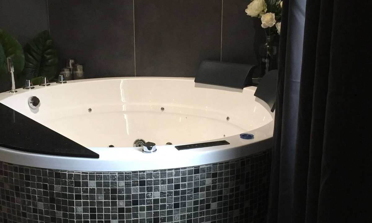 Sernhac Apartment | romantic suite the cocoon