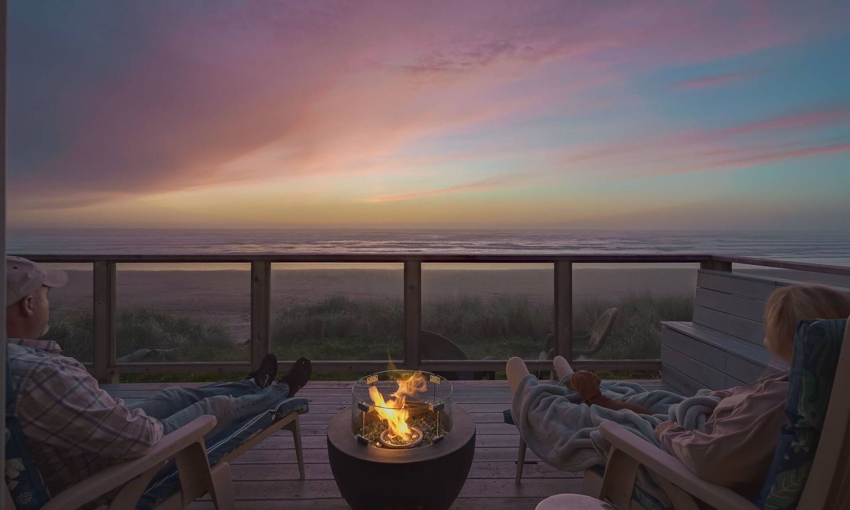 Oregon Coast Cottage | Romantic Sunset Beach Views, HotTub @pinpointstays