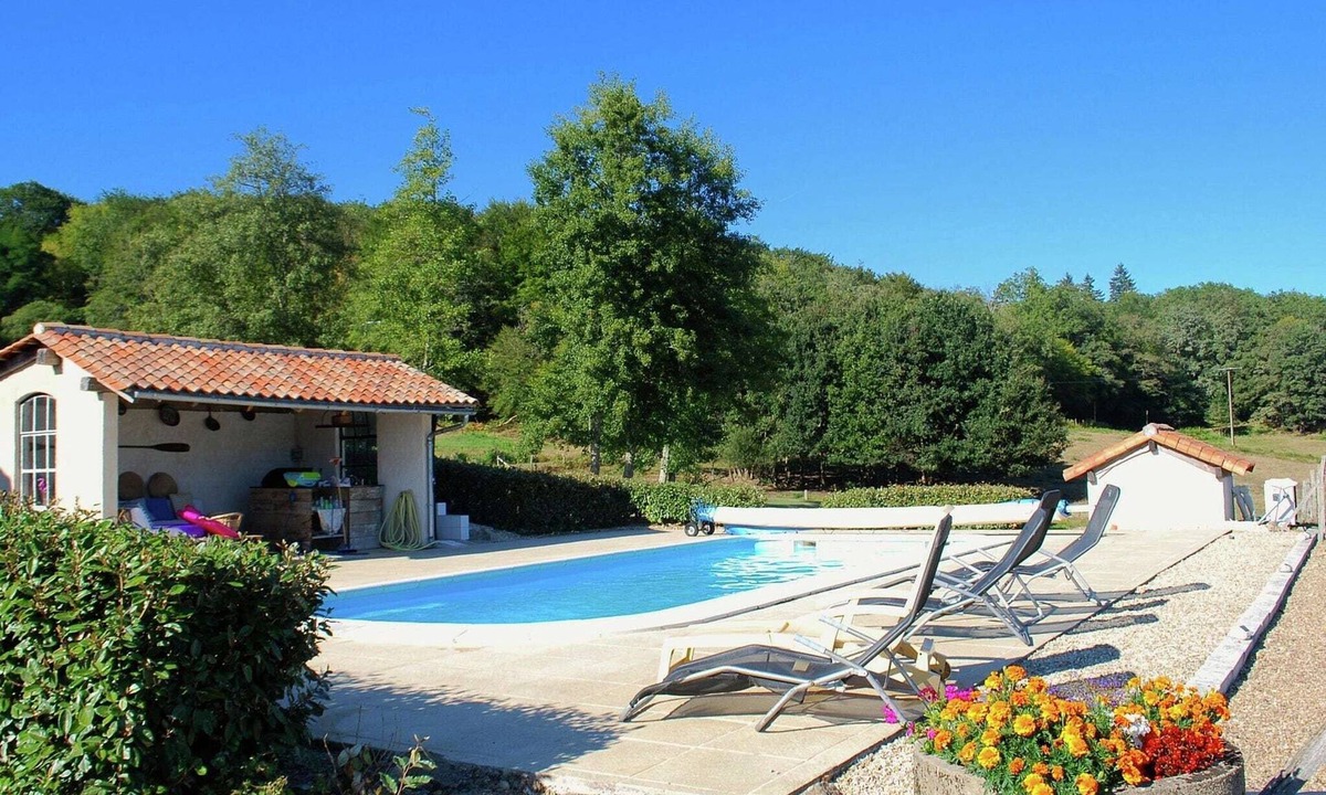 Roussines Cottage | Romantic Tower in Dordogne with Rooftop Terrace