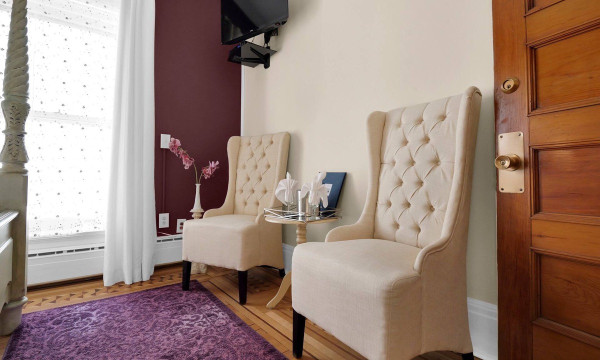 Olean Bed & Breakfast | Romantic Victorian Retreat - Jane Austen Room!