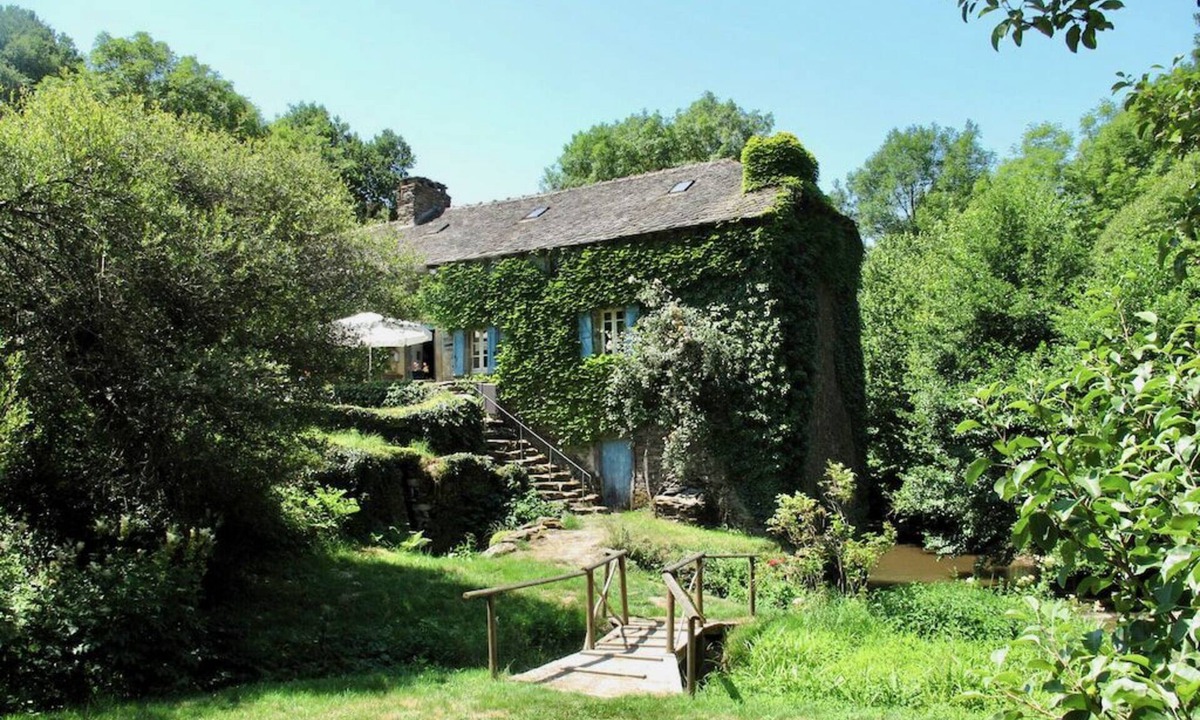 Requista House | Romantic watermill in idyllic setting