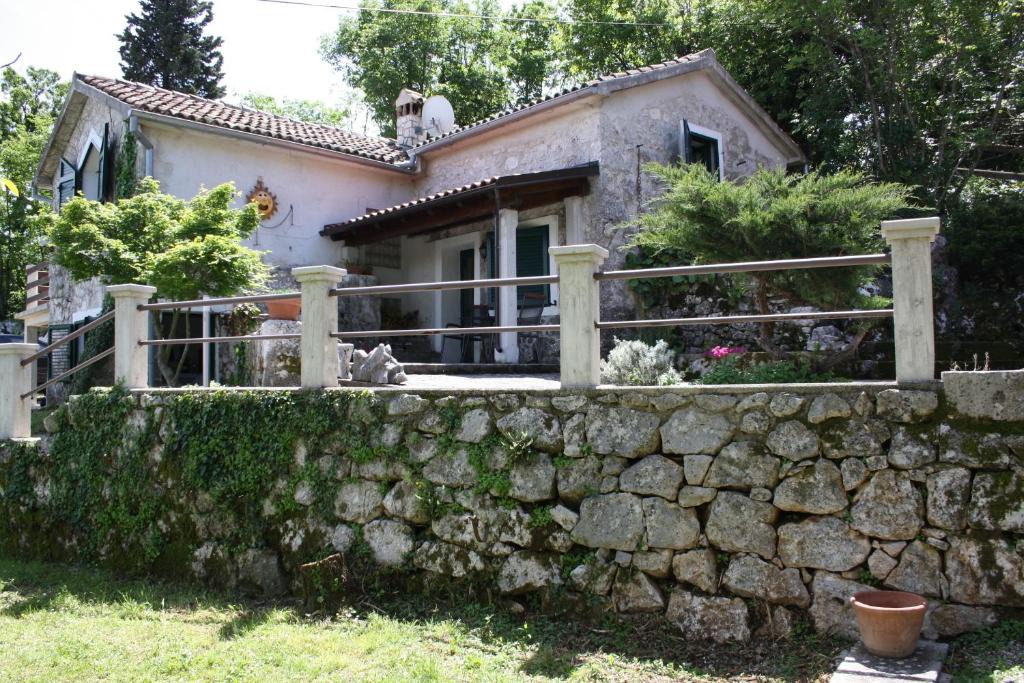 Sveta Jelena House | Romantisches Steinhaus Lavanda im Cottage Filipaši