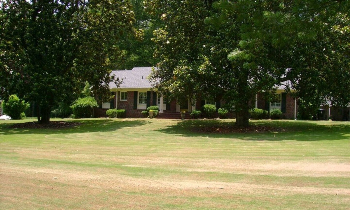 Rome House | Rome, Ga. ;Home away from Home -plenty of room to enjoy your friends and family