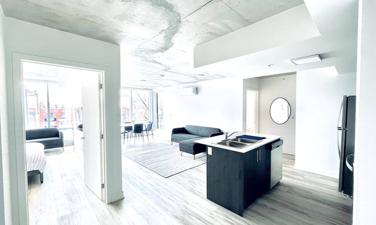 Cote-Des-Neiges—Notre-Dame-De-Grace Apartment | Romema *301* - Condo Luxe 2 bdr